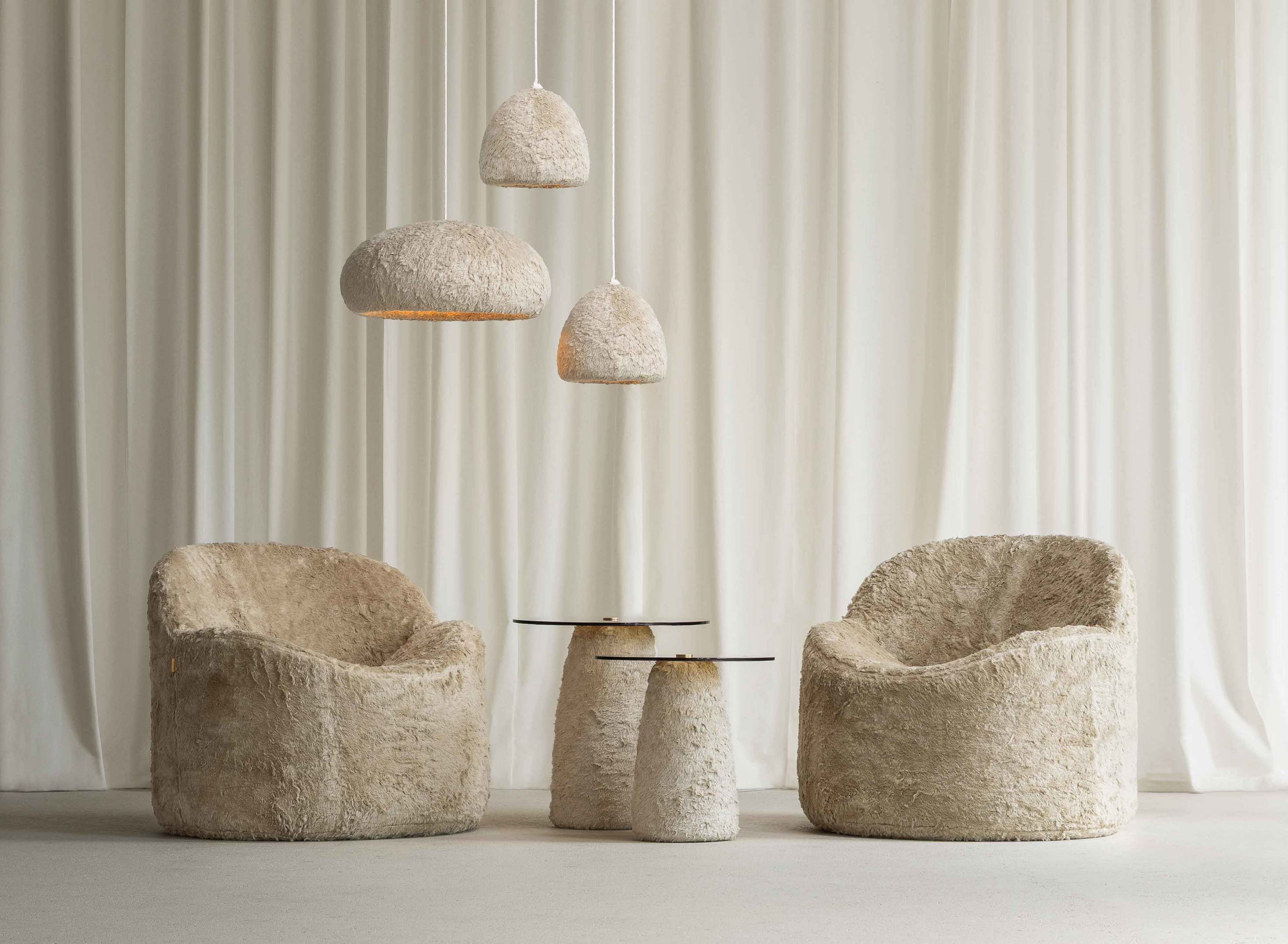 Hängeleuchten Campinio & Porcini, Stuhl Banet Lounge und Beistelltisch Bolete