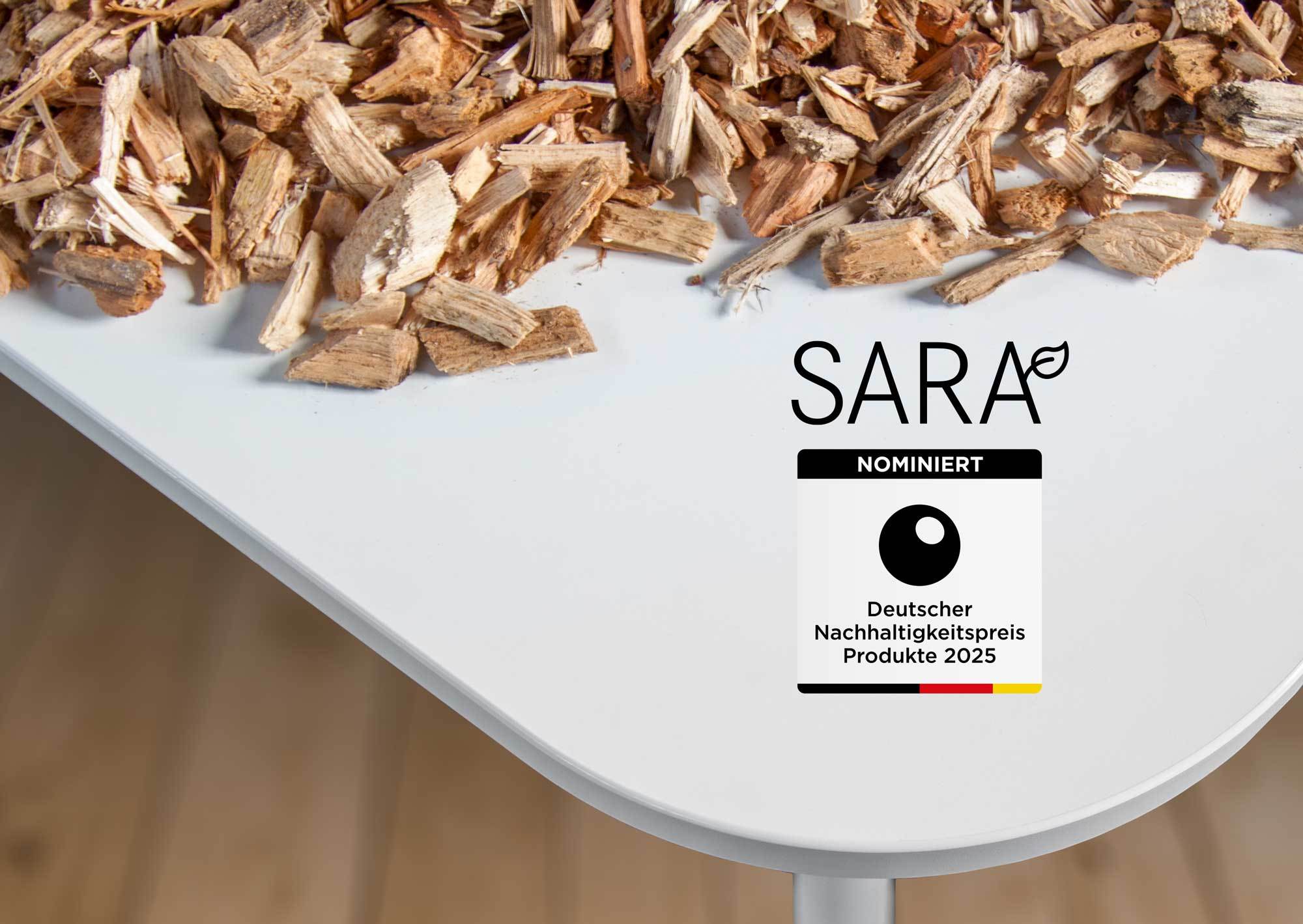 SARA-Platte von WINI aus 100% recyceltem Post-Consumer-Altholz.