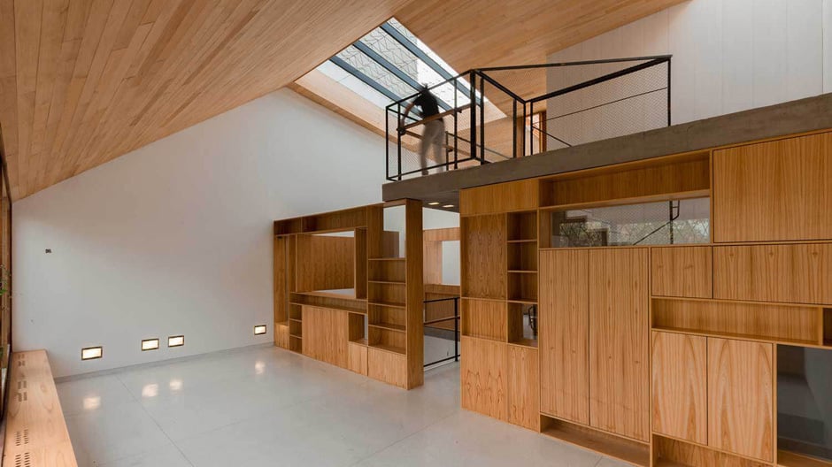 Das argentinische Architekturbüro BAAG (Buenos Aires Arquitectura Grupal) setzt mit der neuen Pfadfinder-Zentrale in Buenos Aires auf ein siegreiches Doppel: Im Zusammenspiel aus Holz und Beton verwandelt sich die Architektur in ein begehbares Möbelstück mit interaktiver Mission. Das argentinische Architekturbüro BAAG (Buenos Aires Arquitectura Grupal) setzt mit der neuen Pfadfinder-Zentrale in Buenos Aires auf ein siegreiches Doppel: Im Zusammenspiel aus Holz und Beton verwandelt sich die Architektur in ein begehbares Möbelstück mit interaktiver Mission.