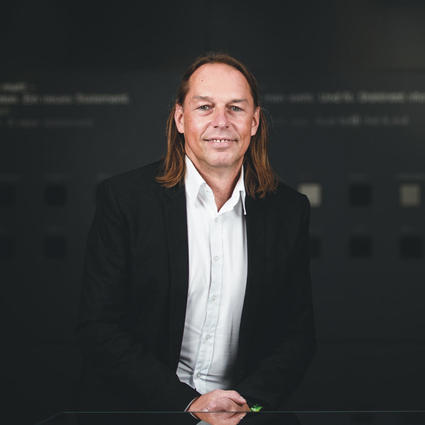 Gira-Designchef Hans-Jörg Müller spricht im Interview über die Zukunft des Smart Home, Design und die Rolle intelligenter Gebäudetechnik.