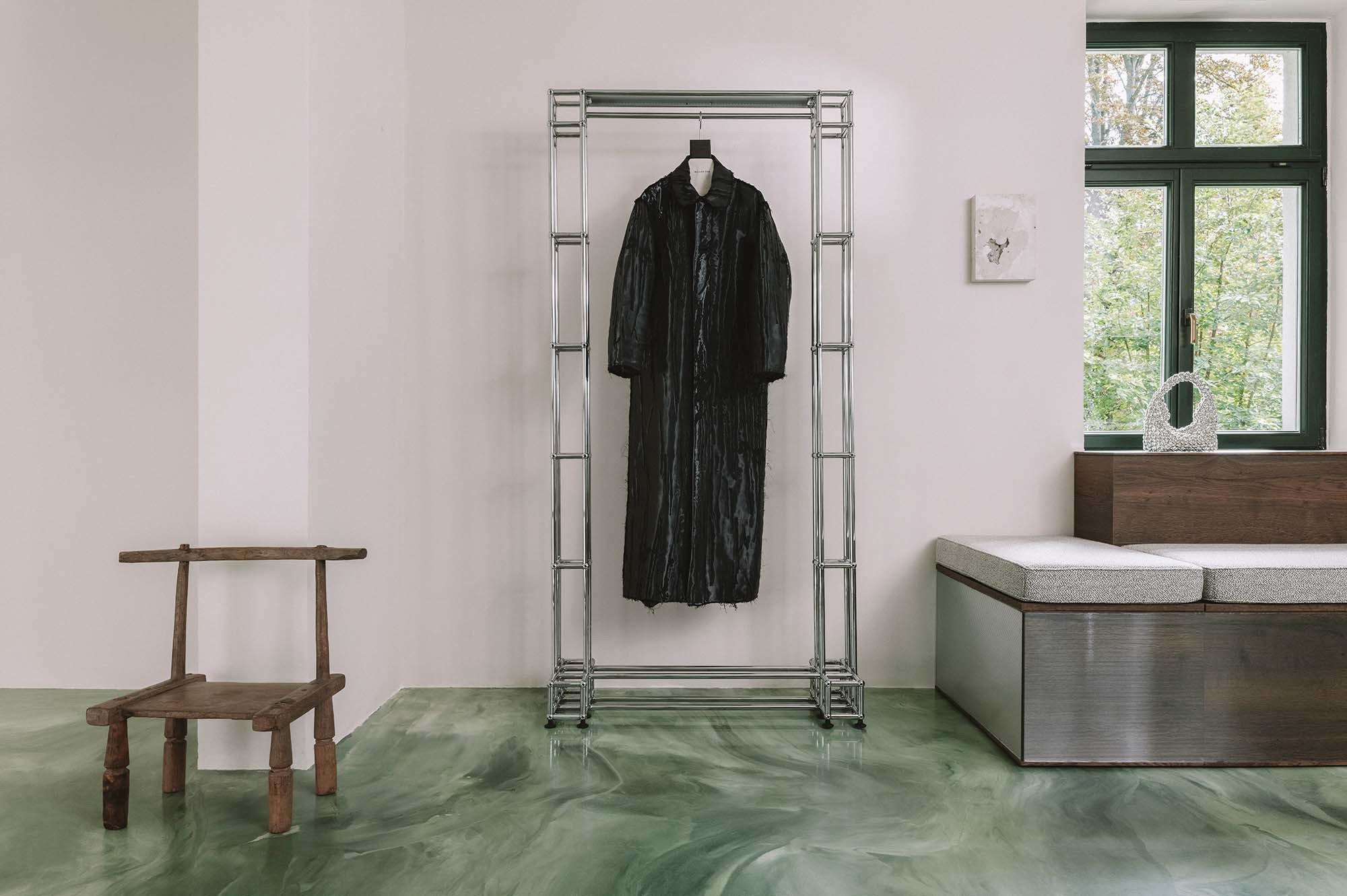 Der William Fan Store in Berlin-Mitte präsentiert sich nach umfassender Neugestaltung als intime Bühne für Mode, Design und Begegnung.