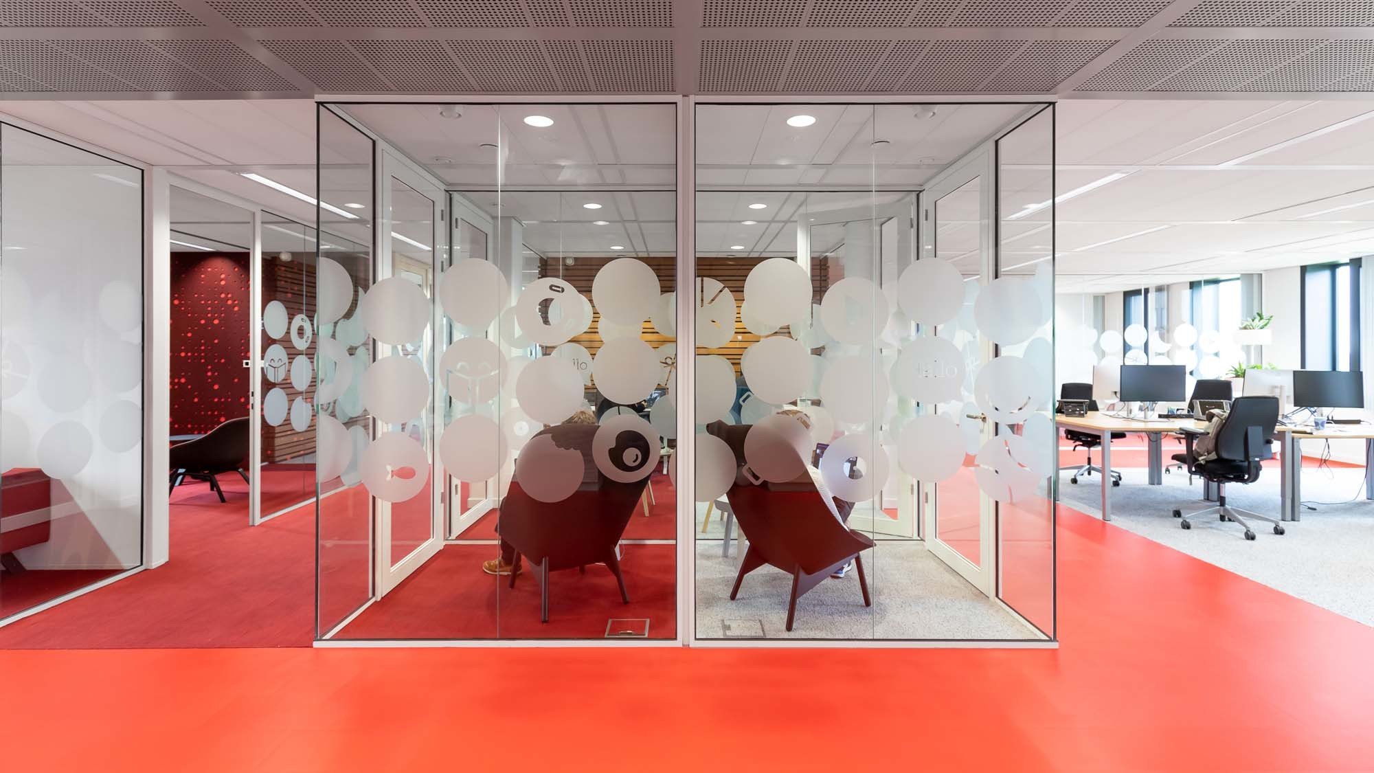 Energieeffizienz im Büro: Bis zu 60 % Einsparungen durch intelligente Beleuchtungssysteme.