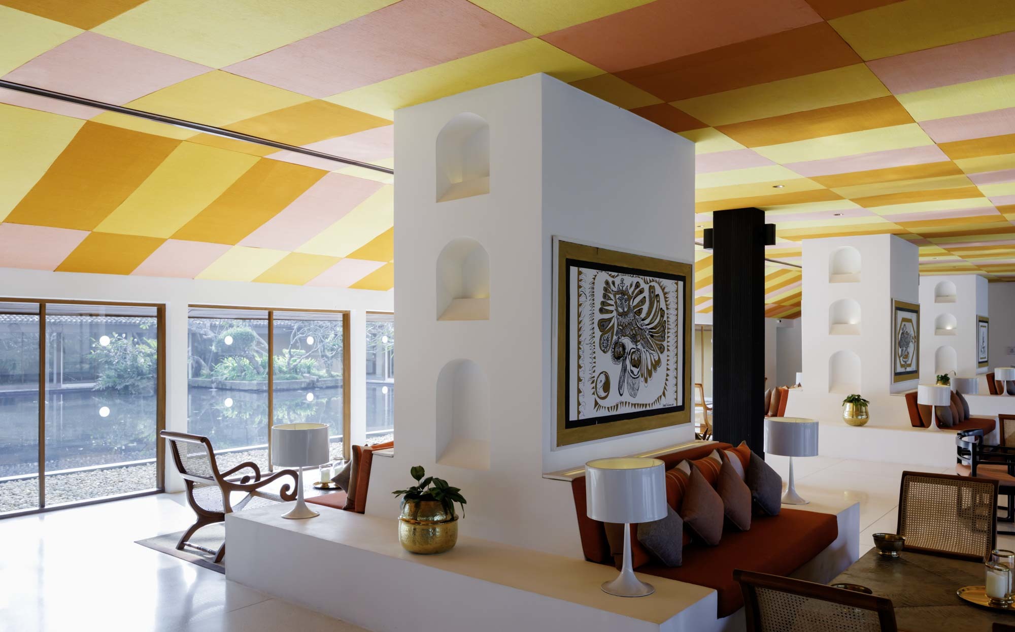 Loungebereich, Bentota Beach Hotel, Bentota, Sri Lanka. Foto: Iwan Baan, 2026
