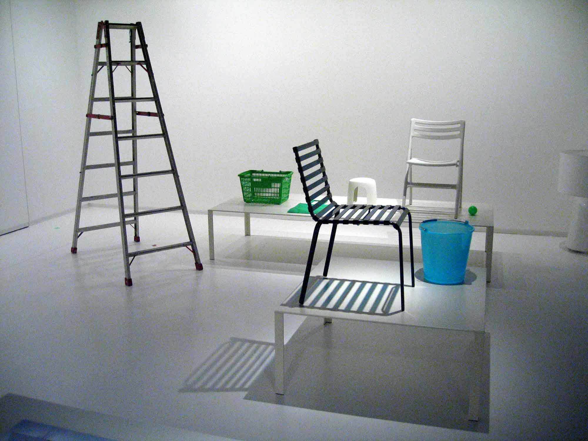 Ansicht der Ausstellung Super Normal, Axis Gallery, Tokio, 2006