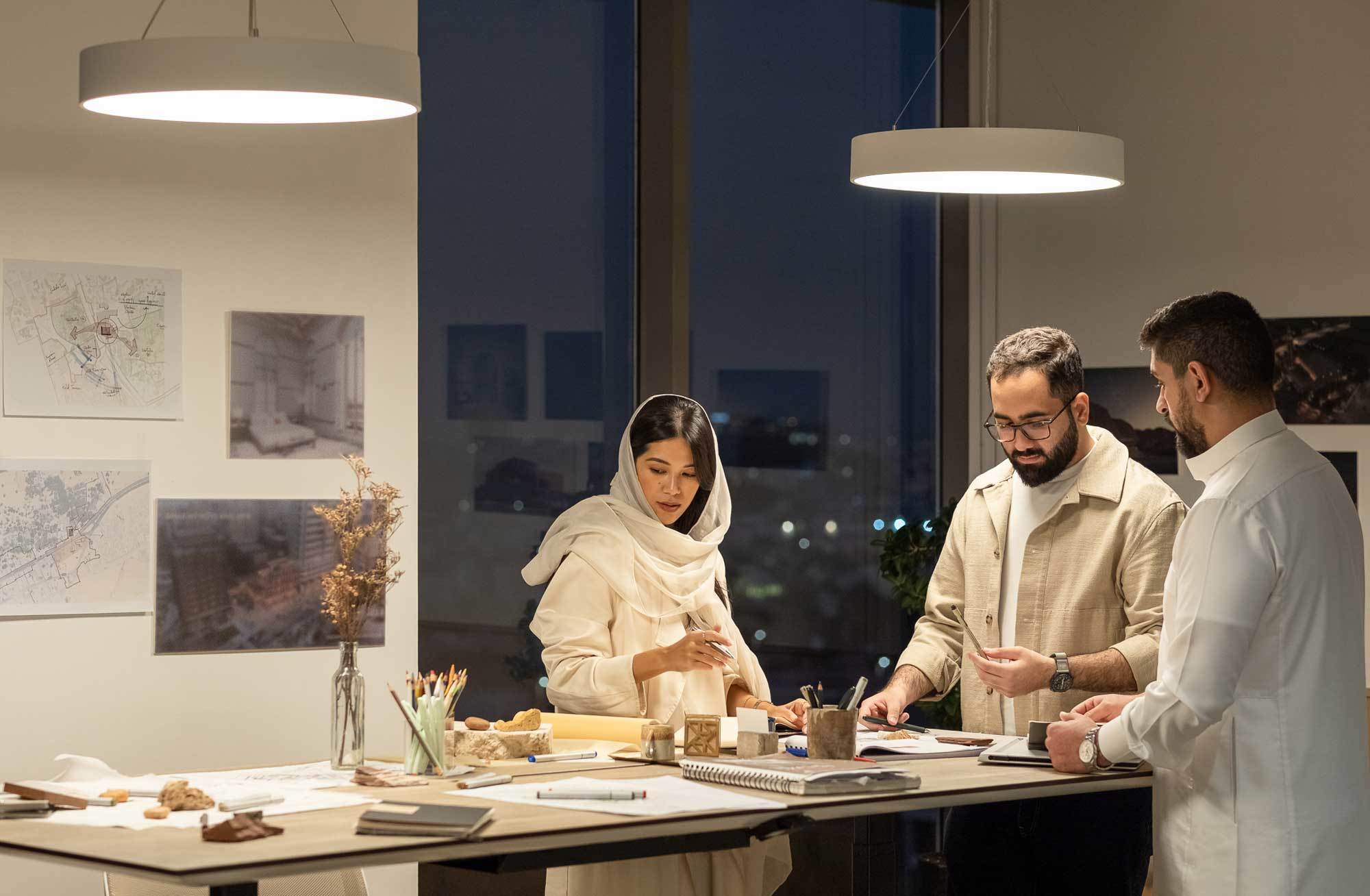 IM STUDIO VON SAL ARCHITECTSSalwa Samargandi mit ihrem Team