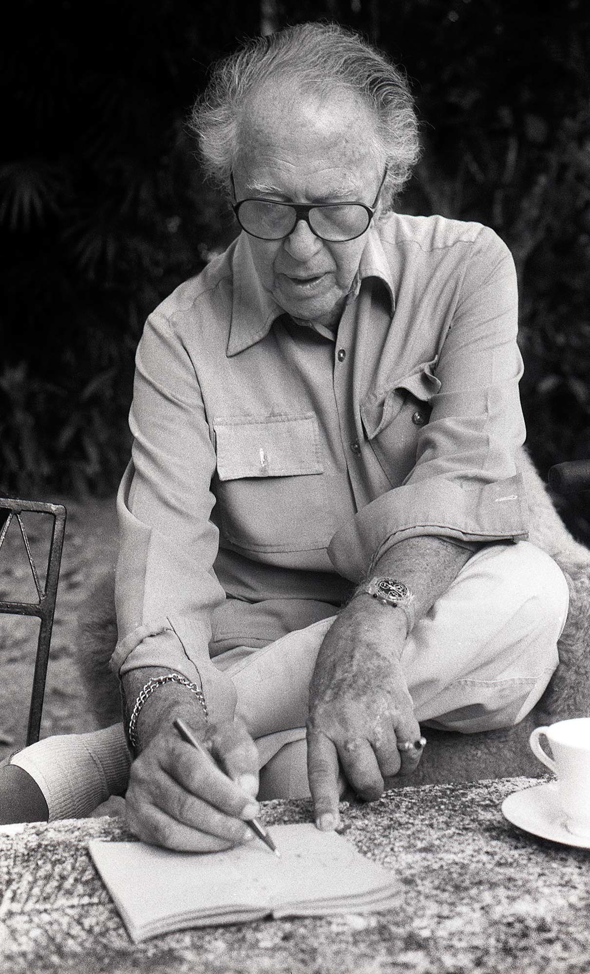 Geoffrey Bawa in Lunuganga. Foto: Dominic Sansoni, um 1996