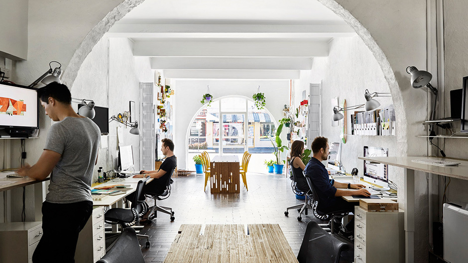 Das Büro im straßenseitigen Erdgeschoss