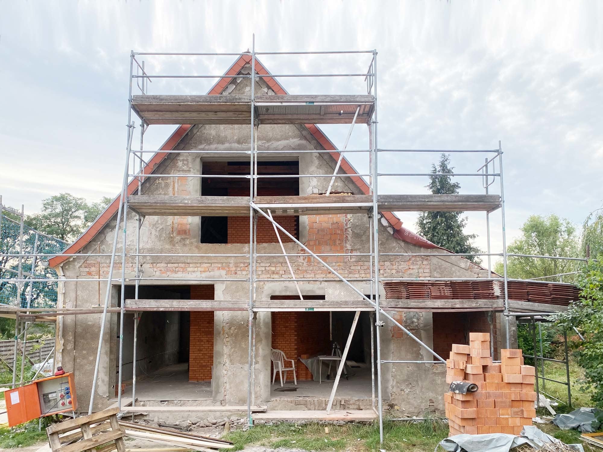 Die Fassade im Rohbau