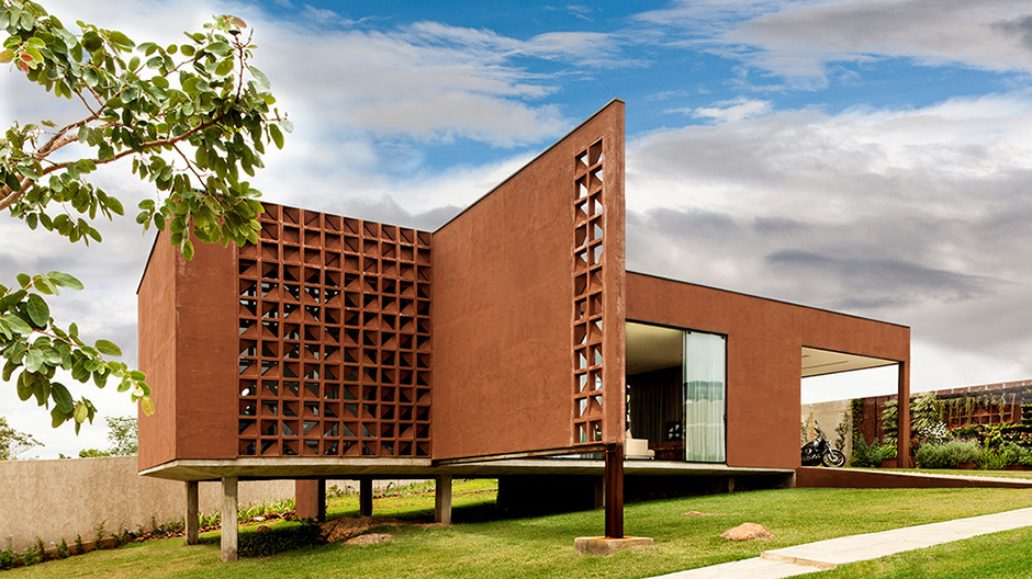 Die Architektur der Casa Clara knüpft an die Tradition der brasilianischen Moderne an. Die Architektur der Casa Clara knüpft an die Tradition der brasilianischen Moderne an.
