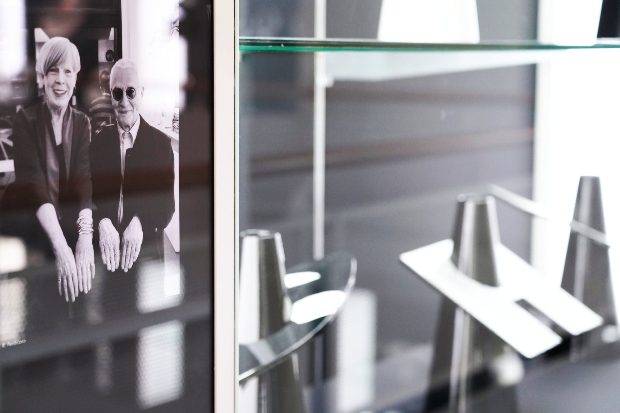 Aus der Serie „A quattro mani“ (Zu vier Händen) mit Alessandro Mendini, 2006. Entwurf der Vasen von Alessandro Mendini, Dekore von Linde Burkhardt.