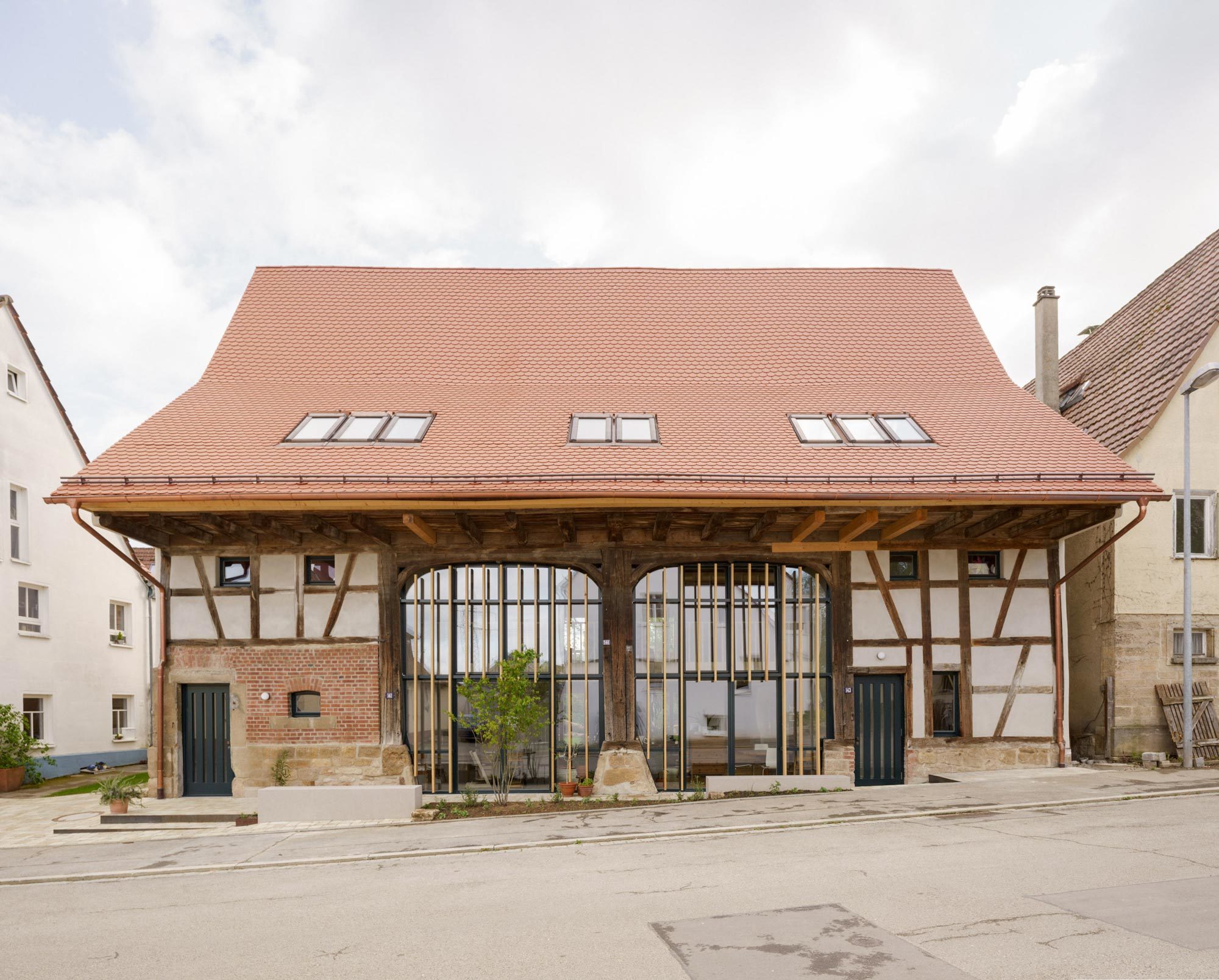 Umbau einer historischen Scheune in Tübingen zu modernem Wohnraum.