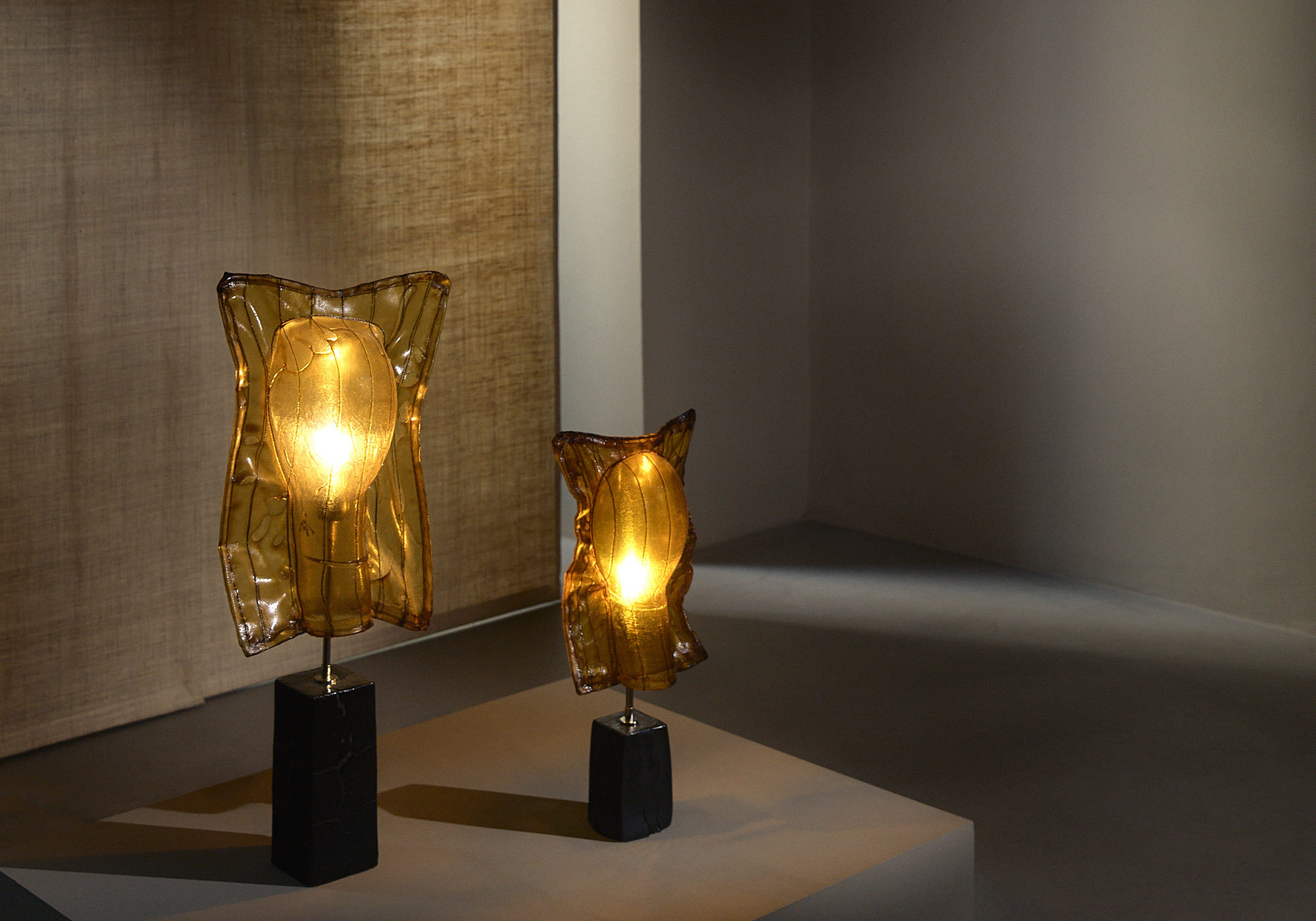 Marten Herma Anderson: amberlamp 2 und amberlamp 1