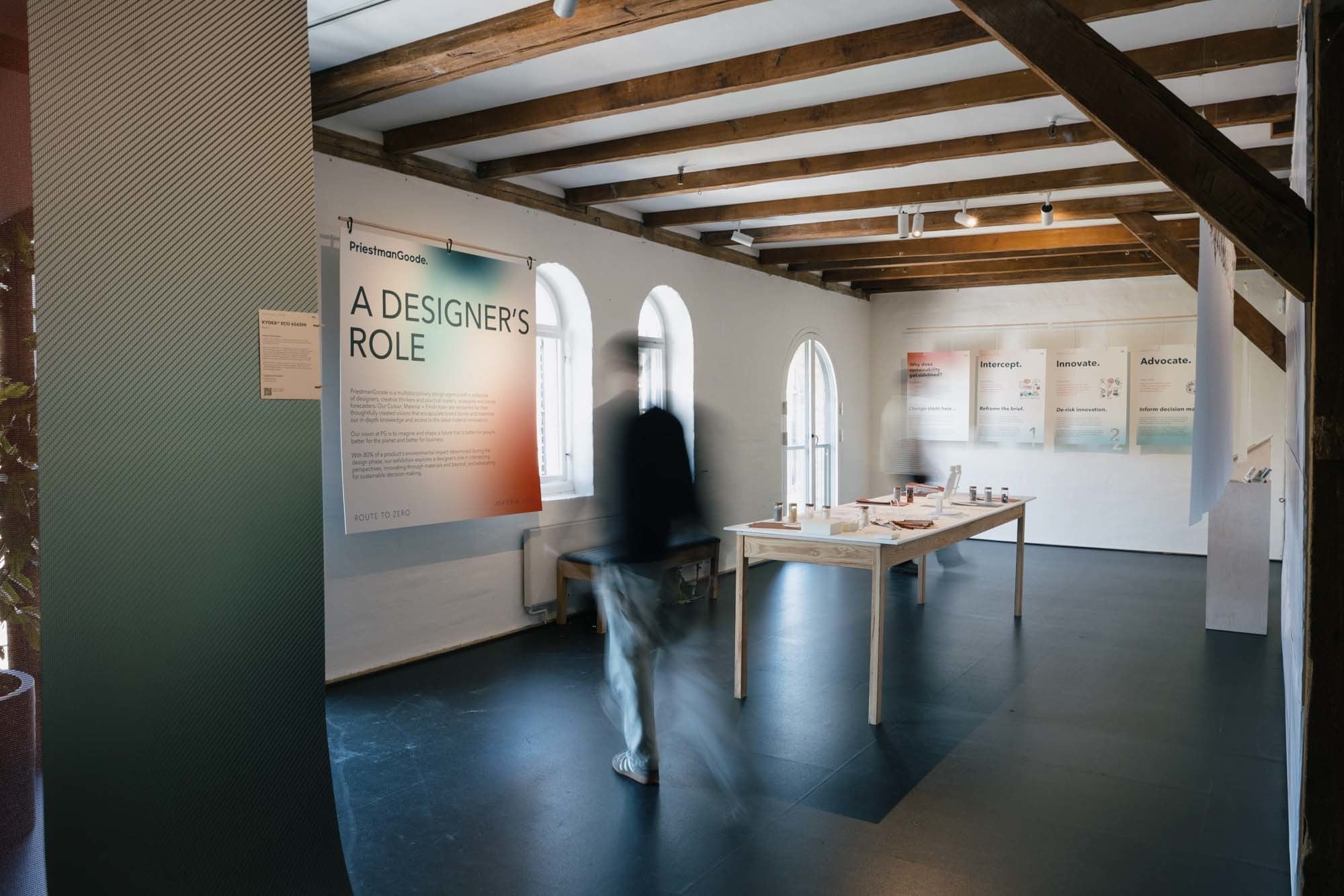 Mit der Ausstellung Route to Zero zeigte PriestmanGoode, wie Nachhaltigkeit systematisch in Design- und Entwicklungsprozesse integriert werden kann. 