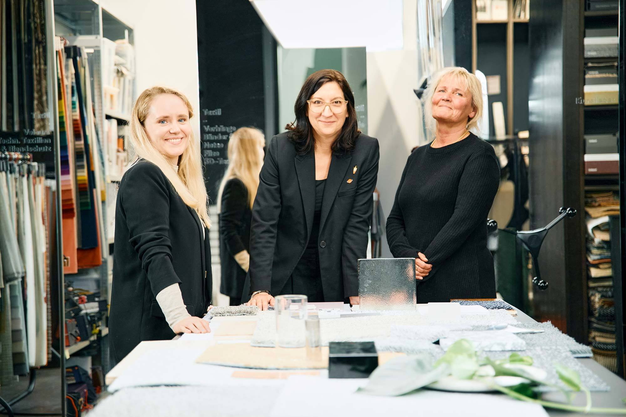 Sarah Schirrmacher, Tilla Goldberg und Sigrid Girthen (v.l.n.r.)