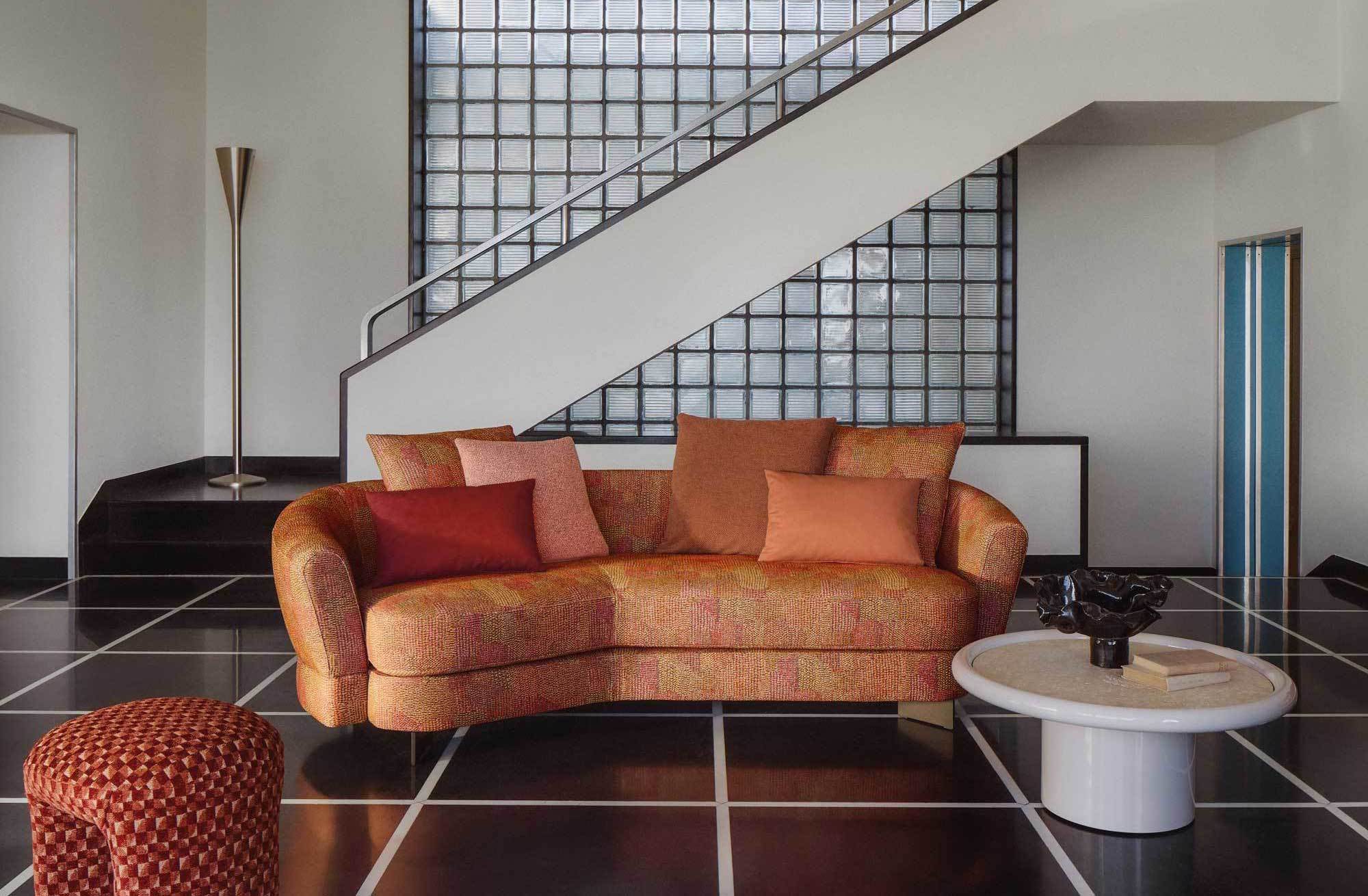 Auf der Maison & Objet und der Déco Off 2026 zeigte sich ein veränderter Blick auf Geschichte: Klassische Motive, Materialien und Typologien werden jetzt nicht nur zitiert, sondern zeitgemäß weiterentwickelt. Im Bild: neue Kollektion Luce von Rubelli.