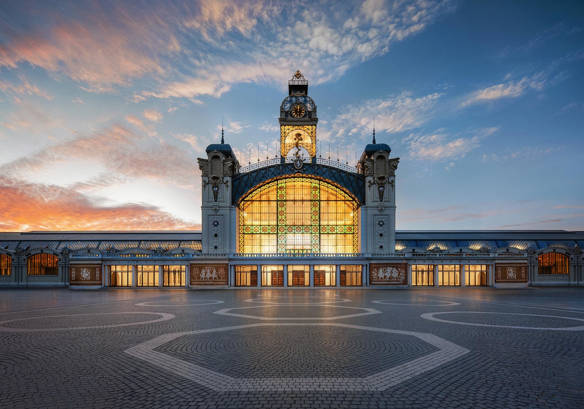 DesignBlok eröffnete nach vierjähriger Sanierung die historische Mittelhalle des Industriepalasts auf dem Prager Ausstellungsgelände. Hier fand am 8. Oktober auch die Verleihung der DesignBlok Awards statt.
