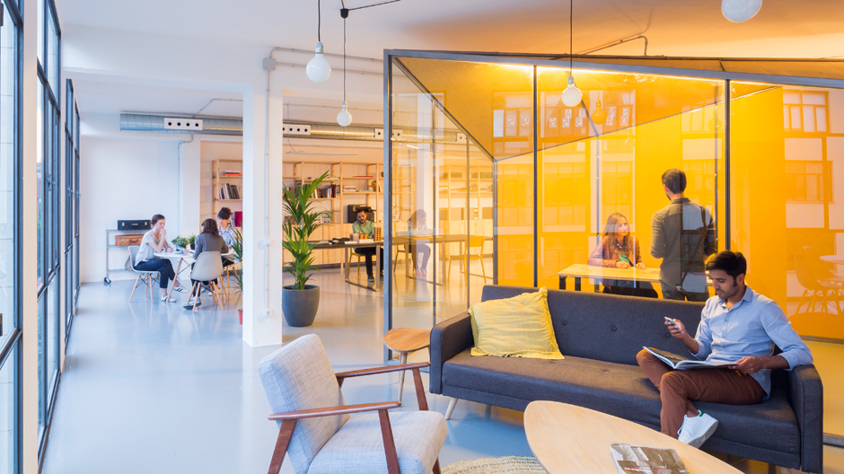 Ana García, Rubén F Berenguer und Joan G Cortés vom Büro Nook Architects aus Barcelona gestalteten ihr eigenes Büro.
<br /><br /> Ana García, Rubén F Berenguer und Joan G Cortés vom Büro Nook Architects aus Barcelona gestalteten ihr eigenes Büro.