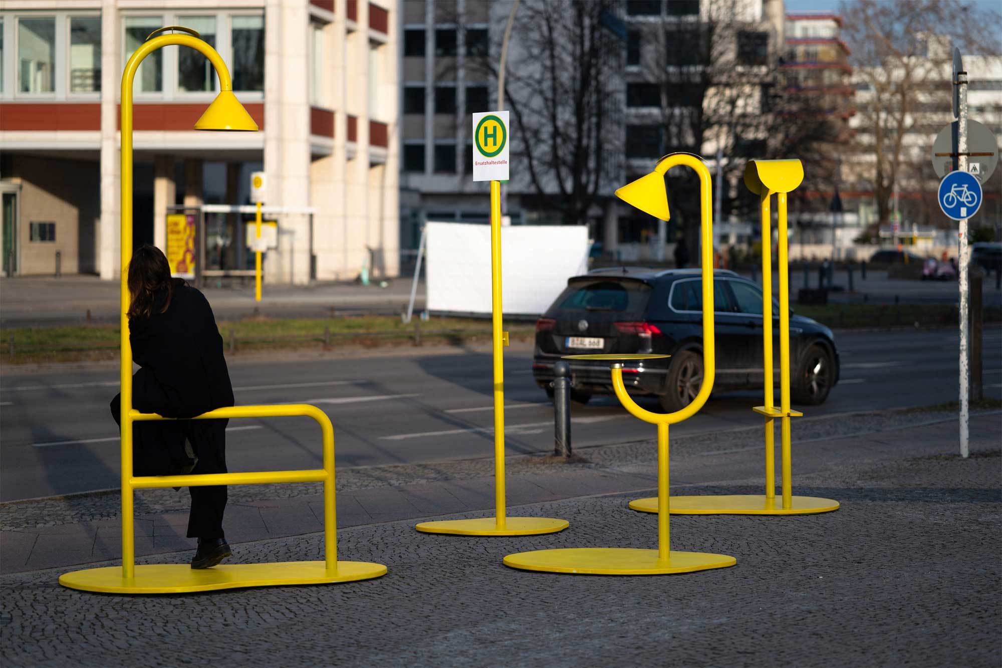 Waiting for the bus von Luca Ortmann