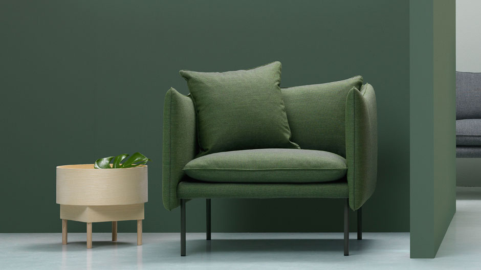 Möbel gleich Jacke? Schwungvoll austarierte Polstermöbelkollektion von Andreas Engesvik