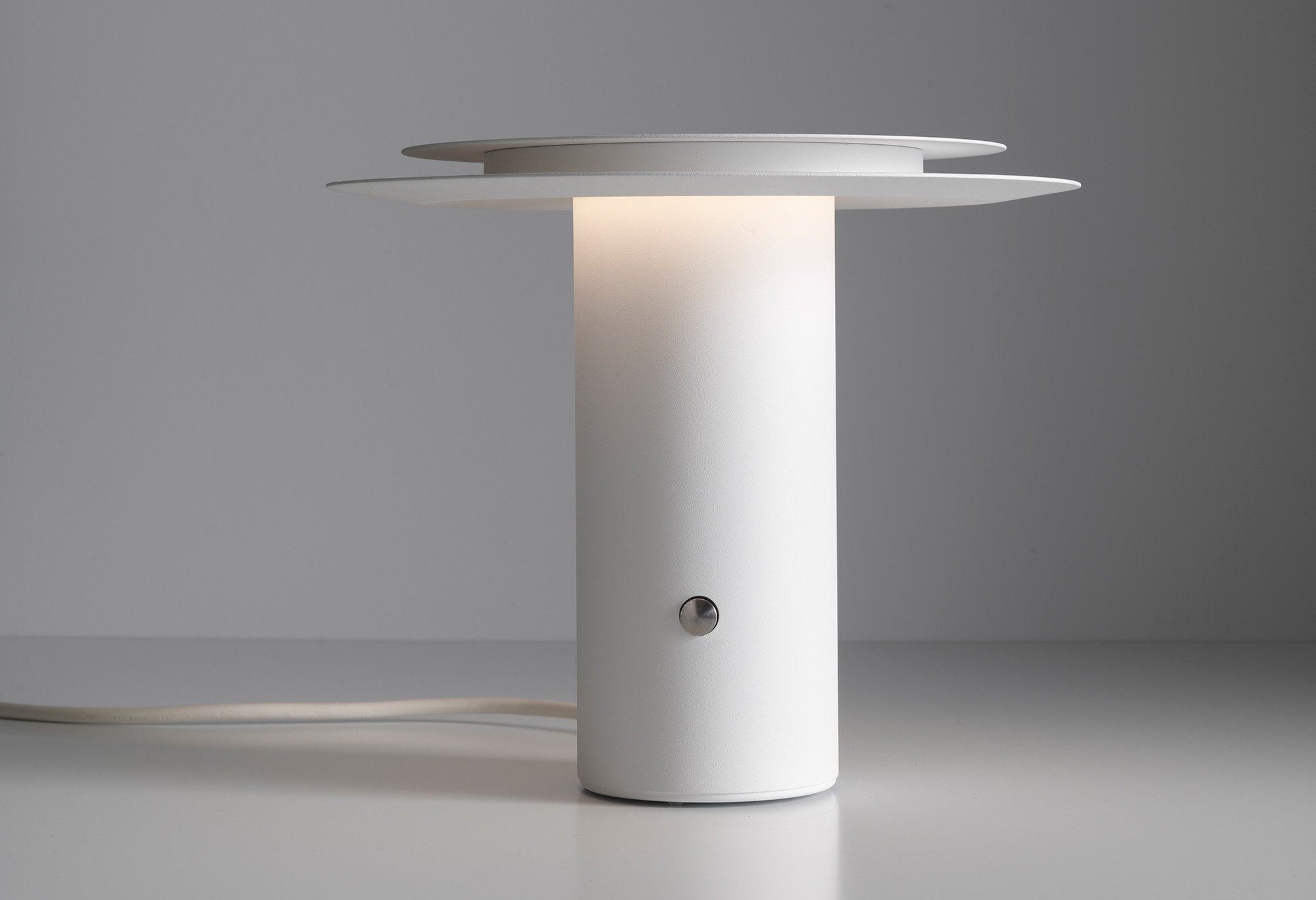 Minimalistische Leuchtenkollektion von Jörg Boner für Schätti