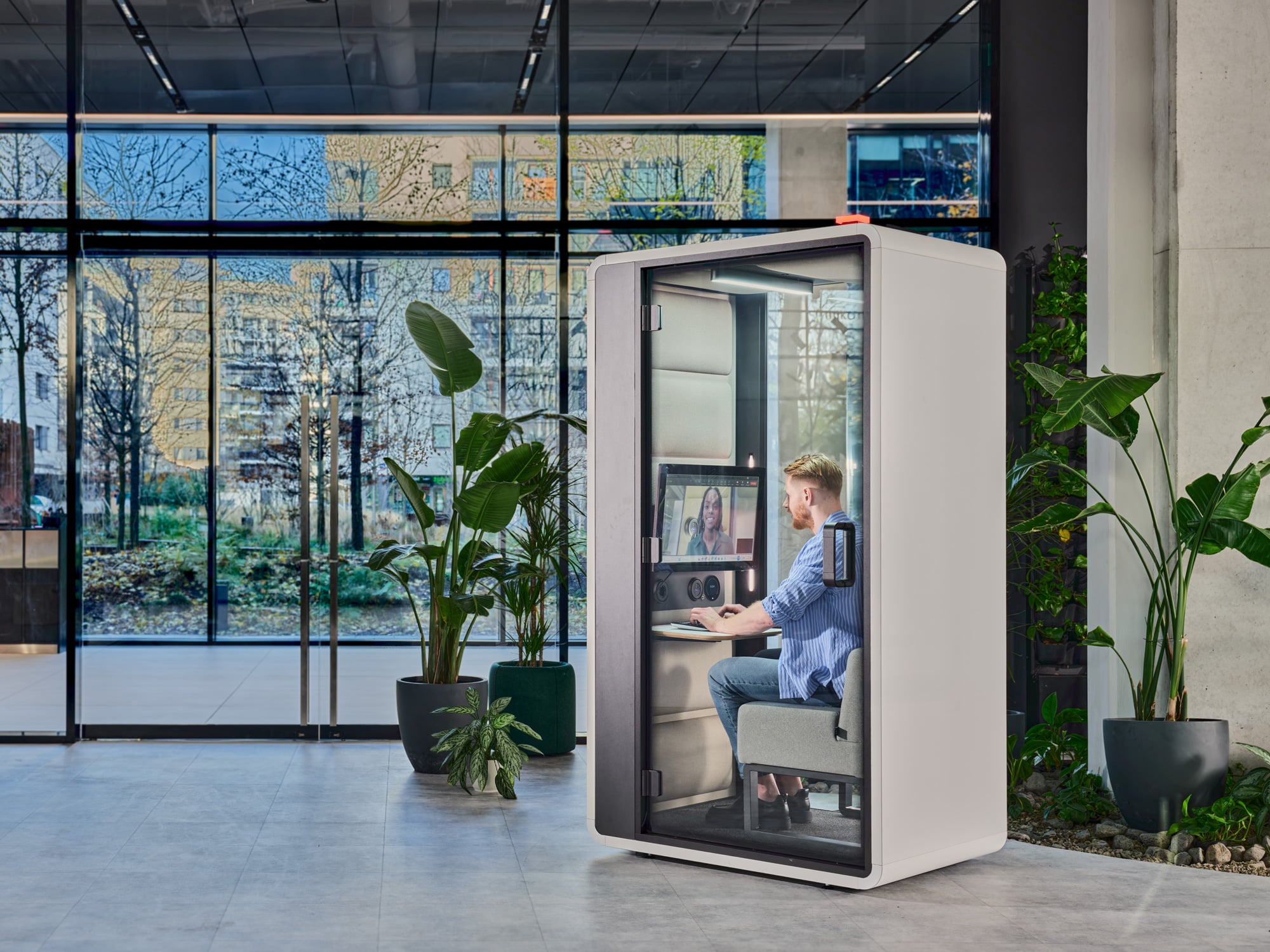 Akustikkabine für hybride Arbeitsumgebungen von Hushoffice