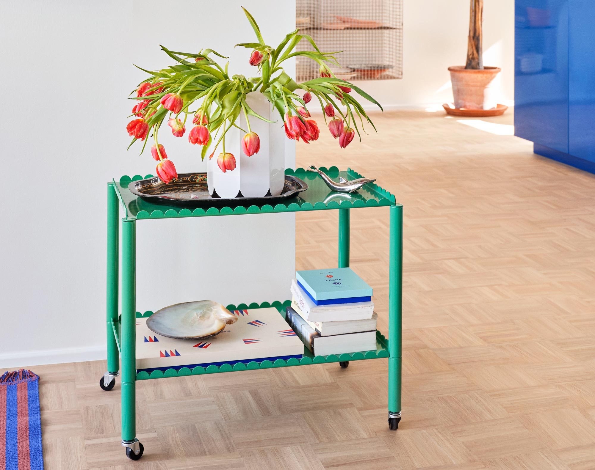 Verspielter Barwagen von Muller Van Severen für Hay