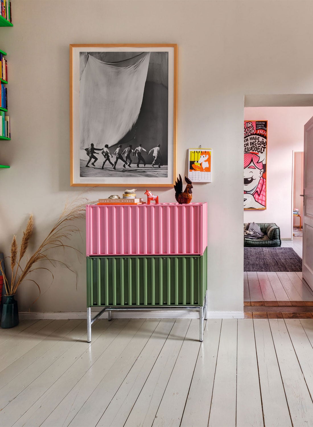 Vielseitiger Stahlschrank von MAGAZIN