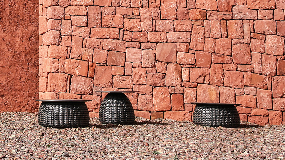 Vermöbelte Steinpilze: Die italienische Designerin Lorenza Bozzoli nimmt sich für ihre Outdoortische die Natur zum Vorbild