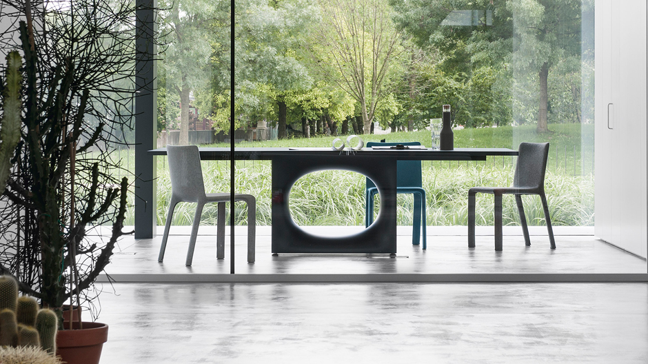 Drei auf einen Streich: Wie die Tischfamilie von Kensaku Oshiro für Kristalia mit skulpturalen Qualitäten aufwartet