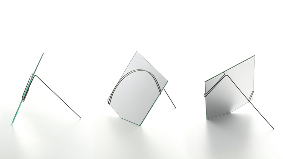 Weil Purismus nicht langweilig sein muss: raffinierter Spiegel des Architekten Álvaro Siza Vieira.