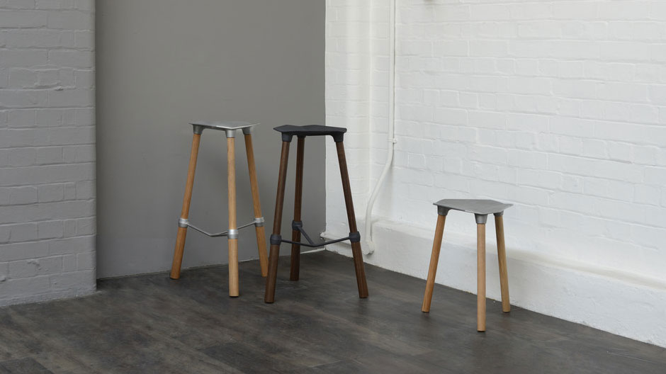 Hocker und Barhocker aus gegossenem Aluminium und Holz vom jungen britischen Designers Sam Lloyd
