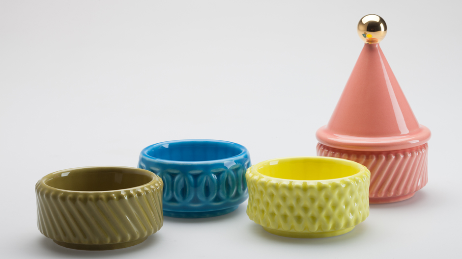 Aufgetürmt: stapelbare Schälchen von Matteo Cibic für Bosa Ceramiche.