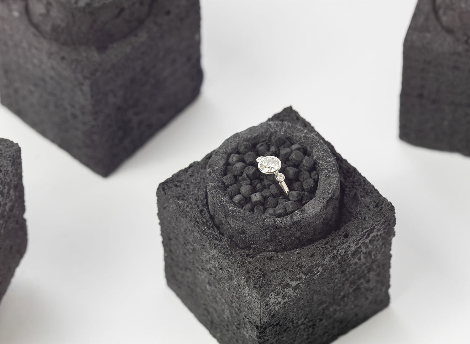 Umweltfreundlicher Schaumstoff aus Biochar