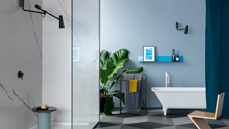 Raumgreifende Duscherlebnisse schafft Diego Grandi mit seiner Brause für Zucchetti.