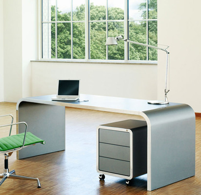 Die neue Büromöbelserie Highline der Müller Möbelfabrikation entkräftet dieses Vorurteil