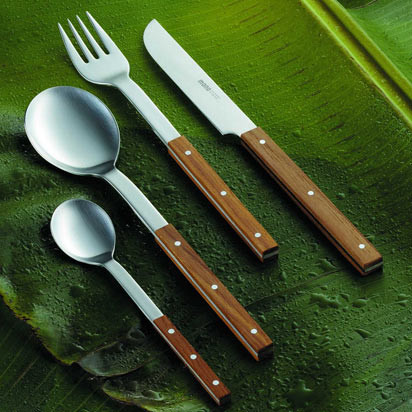 Der Besteck-Bestseller "mono-a" von Peter Raacke wird 50 Jahre alt. Das Bauhaus-Achiv ehrt den Designer mit einer Ausstellung