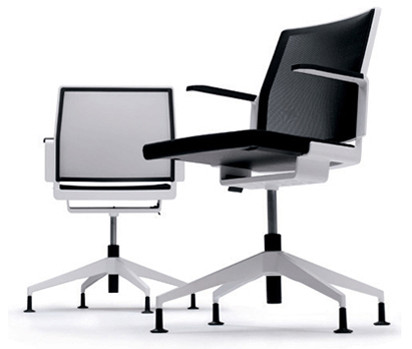 Transparenz und klare Linien bestimmen diesen minimalistischen Bürodrehstuhl