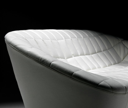 Runde Sache: Dieses Sofa setzt auf waffelartige Bezüge