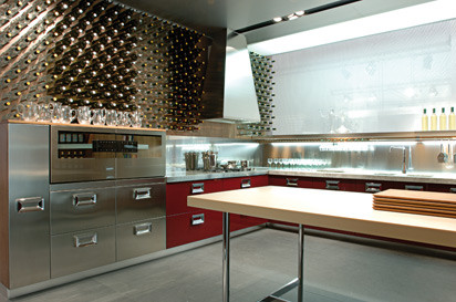 Diese Küche von Rodolfo Dordoni für Ernesto Meda wird Wein-Liebhabern besonders gut gefallen