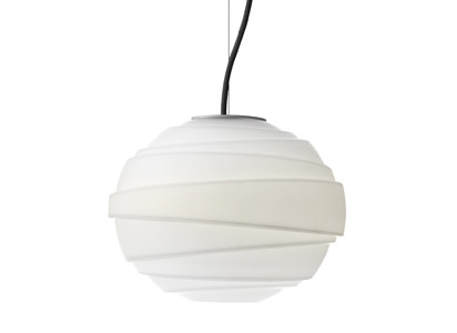 Die fantasievolle Darstellung eines Atoms gestaltete der dänische Designer Morten Voss für den Hersteller Lightyears