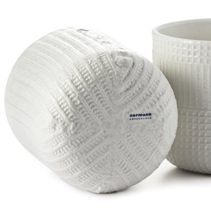 Stoffe und Stofflichkeiten: ungewöhnliche Porzellanserie von Gry Frager für Normann Copenhagen