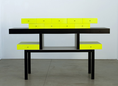 Eine Edition von Aktenschränken des Designers Ettore Sottsass – gewidmet dem niederländischen Maler Piet Mondrian.