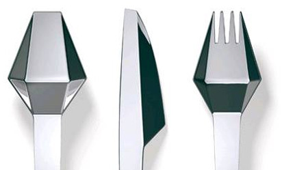 Die kubistische Anmutung dieses Bestecks macht neugierig. Wer oder was steckt wohl dahinter?