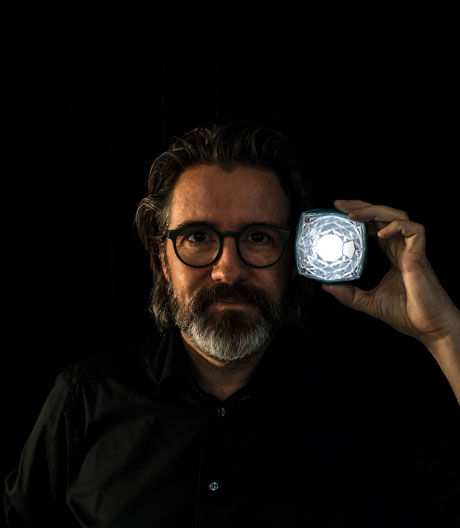 Diese Diamantenleuchte von Olafur Eliasson fängt das Sonnenlicht ein