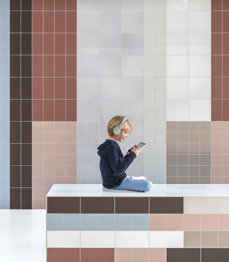 Licht braucht Farbe: Die neue Keramikserie von Mosa spielt mit acht Farben und drei Formaten.