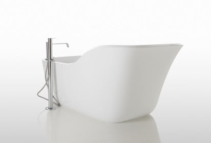 In Form eines Ohrensessels: die Badewanne von Antonio Lupi