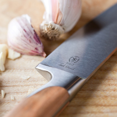 Handgeschmiedete Klingen und Zwetschgenholzgriffe