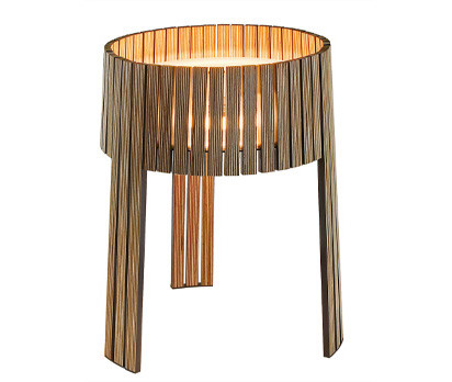 Neue Leuchte von Arturo Álvarez ist aus Sperrholz gefertigt und überzeugt mit ihren runden Formen