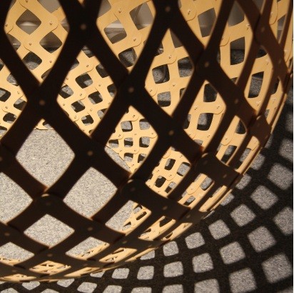 Ein Shrimp ist Form- und Namensgeber der Leuchte des neuseeländischen Herstellers David Trubridge