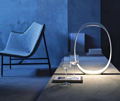 Den ewigen Kreislauf alles Werdens und Vergehens symbolisiert diese Leuchte von Studio Lievore Altherr Molina für Foscarini